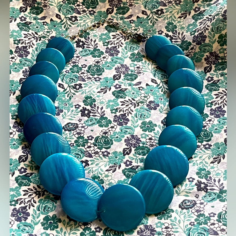 Modern Shell Necklace - Picture 5 of 12